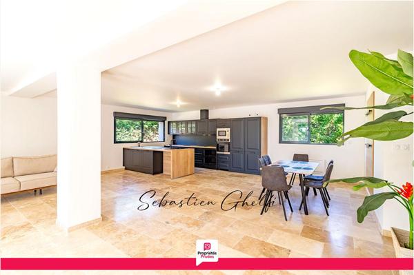 maison contemporaine de plain-pied avec 3 chambres- garage-beau terrain