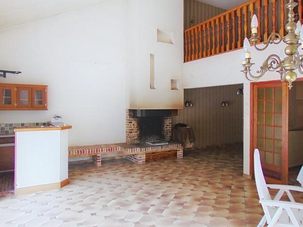 MAISON ORIGINALE D'ARCHITECTE AVEC BEAUX VOLUMES