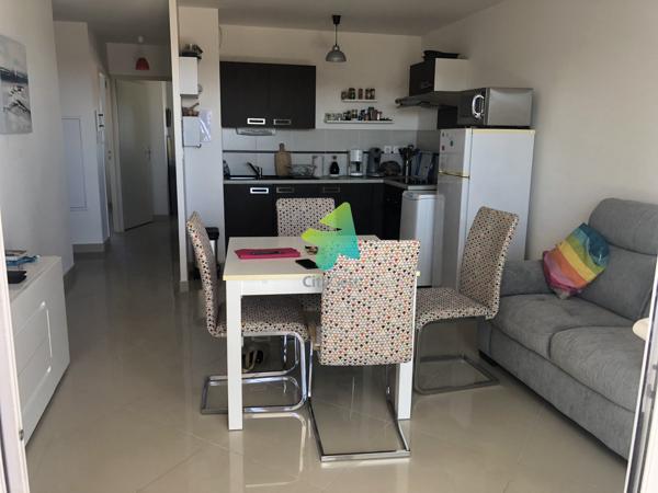 Appartement T3 Terrasse dans les Bas de Saint Pierre la Mer