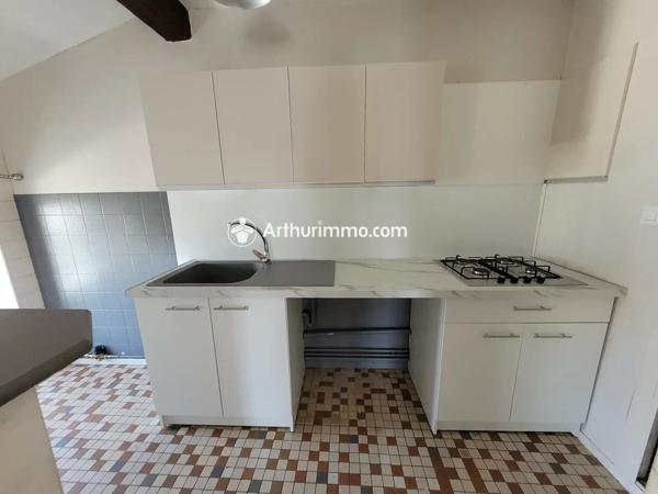 Location                                                      Appartement
                        
                     3 pièces                      45 m2                     à Saint-Jean-d'Angély