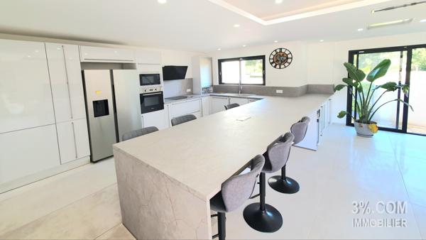 VILLA D'ARCHITECTE A MOINS DE 100 METRES DES PLAGES Vias Plage (34450)