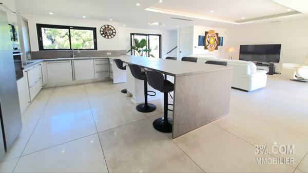 VILLA D'ARCHITECTE A MOINS DE 100 METRES DES PLAGES Vias Plage (34450)