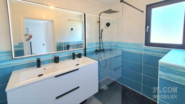 VILLA D'ARCHITECTE A MOINS DE 100 METRES DES PLAGES Vias Plage (34450)