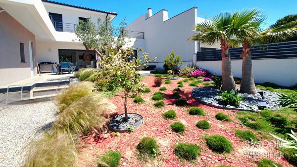 VILLA D'ARCHITECTE A MOINS DE 100 METRES DES PLAGES Vias Plage (34450)