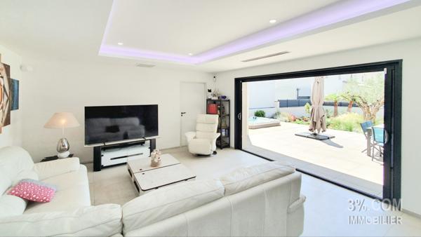 VILLA D'ARCHITECTE A MOINS DE 100 METRES DES PLAGES Vias Plage (34450)