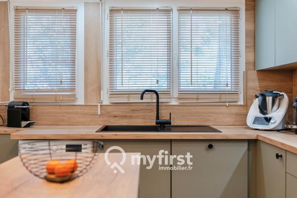 Toulon (83200) Appartement contemporain avec piscine et tennis.