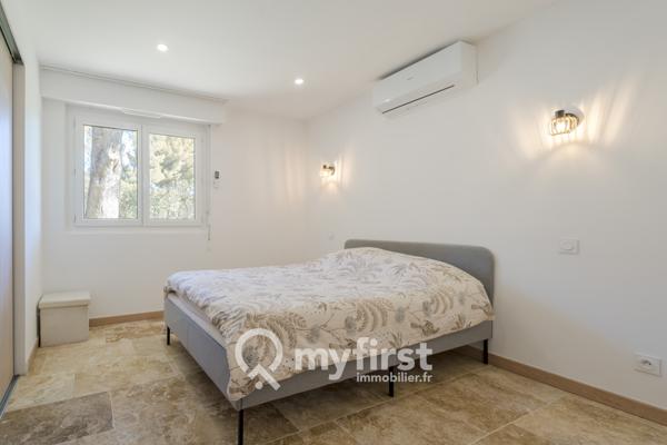 Toulon (83200) Appartement contemporain avec piscine et tennis.