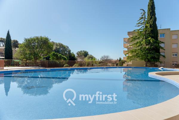 Toulon (83200) Appartement contemporain avec piscine et tennis.