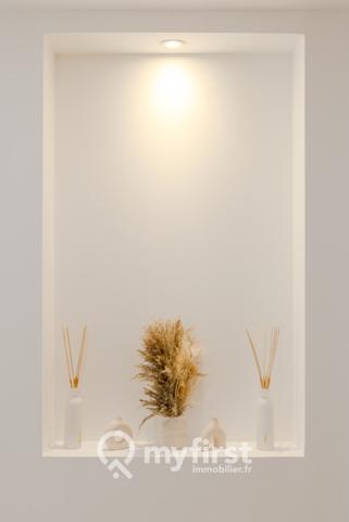 Toulon (83200) Appartement contemporain avec piscine et tennis.