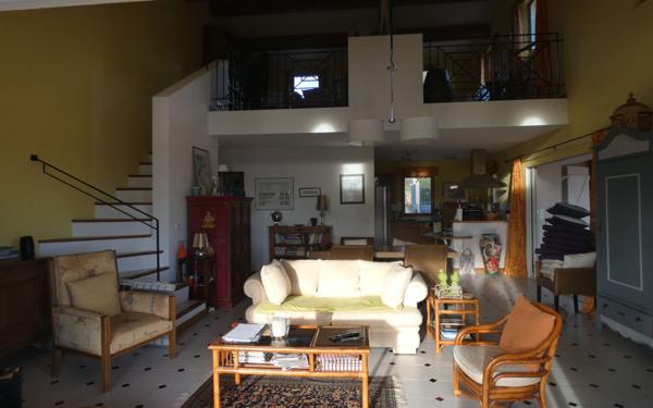 Maison à vendre    7 pièces •  Aups