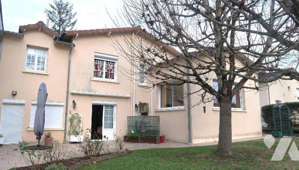 Quartier calme, 1,7km du CENTRE-VILLE, MAISON TBE rénovée et agrandie en 2002, env. 130m2 hab.,...