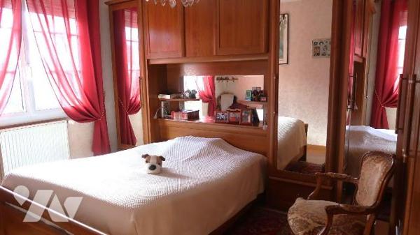 Quartier calme, 1,7km du CENTRE-VILLE, MAISON TBE rénovée et agrandie en 2002, env. 130m2 hab.,...