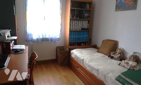 Quartier calme, 1,7km du CENTRE-VILLE, MAISON TBE rénovée et agrandie en 2002, env. 130m2 hab.,...