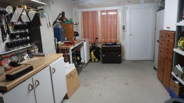 Quartier calme, 1,7km du CENTRE-VILLE, MAISON TBE rénovée et agrandie en 2002, env. 130m2 hab.,...