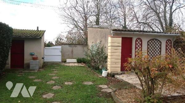 Quartier calme, 1,7km du CENTRE-VILLE, MAISON TBE rénovée et agrandie en 2002, env. 130m2 hab.,...