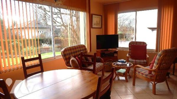 Quartier calme, 1,7km du CENTRE-VILLE, MAISON TBE rénovée et agrandie en 2002, env. 130m2 hab.,...