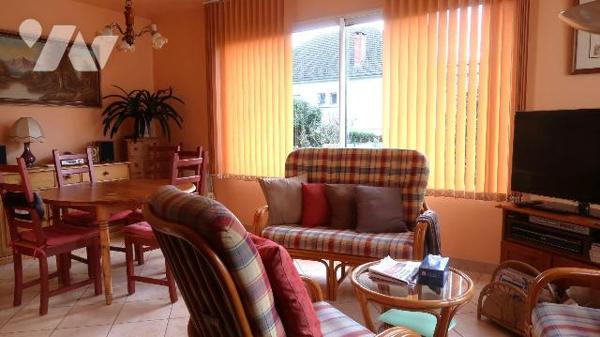 Quartier calme, 1,7km du CENTRE-VILLE, MAISON TBE rénovée et agrandie en 2002, env. 130m2 hab.,...