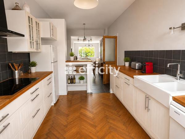 Maison
         5 pièces
        - 96 m² Exclusivité 326 800 € *
