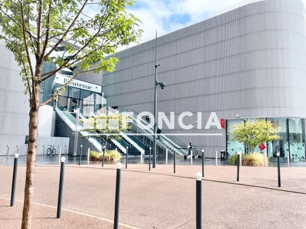 À vendre Local commercial 134.05 m² - Plaisir 78370