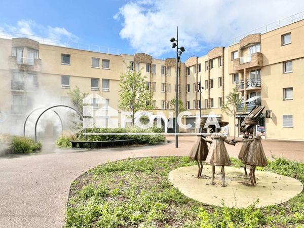 À vendre Local commercial 134.05 m² - Plaisir 78370