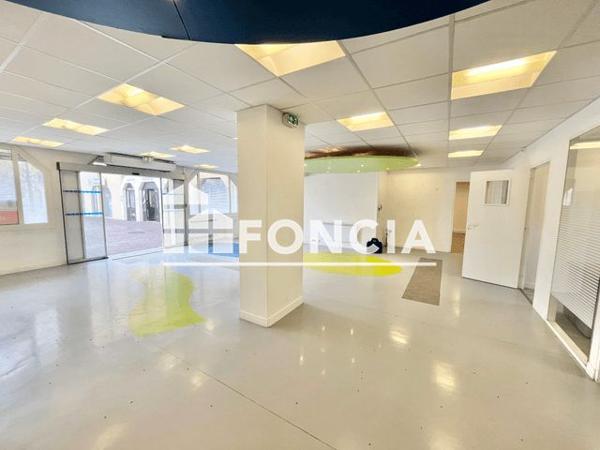 À vendre Local commercial 134.05 m² - Plaisir 78370
