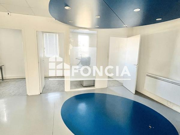 À vendre Local commercial 134.05 m² - Plaisir 78370