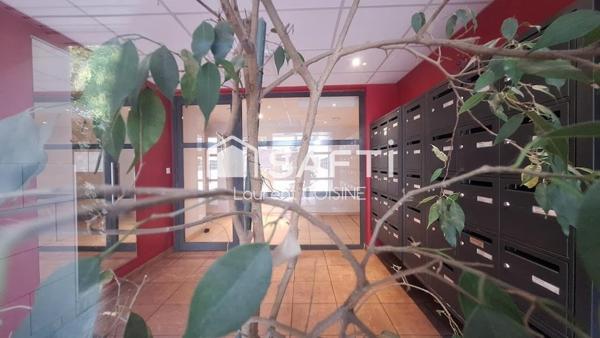 Appartement familial avec vue imprenable sur Notre Dame de la Garde-Grand T3 avec balcon et parking