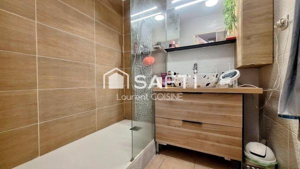 Appartement familial avec vue imprenable sur Notre Dame de la Garde-Grand T3 avec balcon et parking