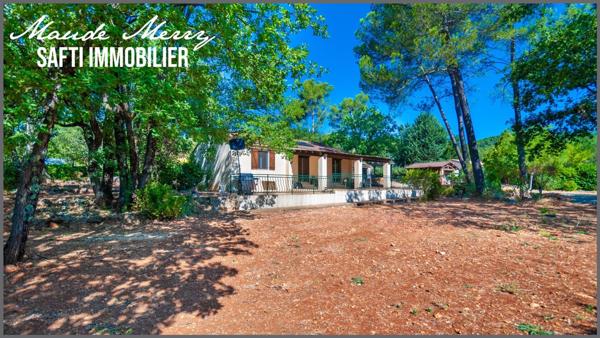 Villa plain-pied d'environ 90 m2 - 3 chambres - garage et abri pour camping car ou bateau - terrain plat et clôturé de près de 2400 m2 - assainissement individuel au normes actuelles