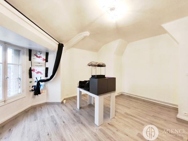 Appartement meublé, garage et terrain
