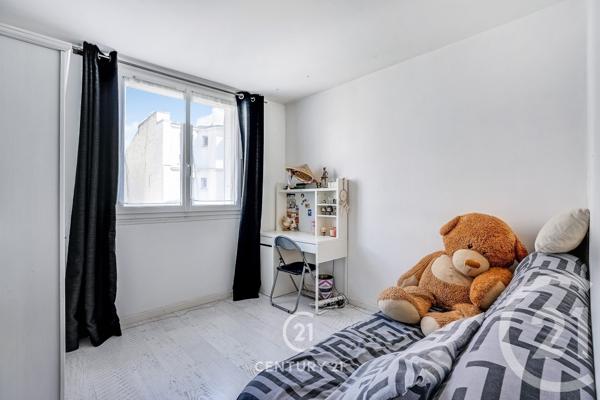 Appartement F4 à vendre  4 pièces - 68,31 m 2   PARIS  - 75015