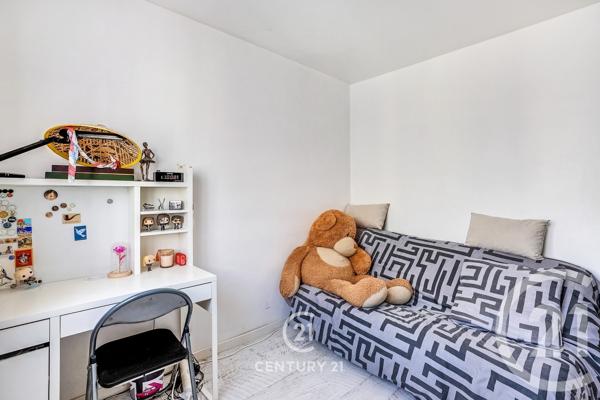 Appartement F4 à vendre  4 pièces - 68,31 m 2   PARIS  - 75015