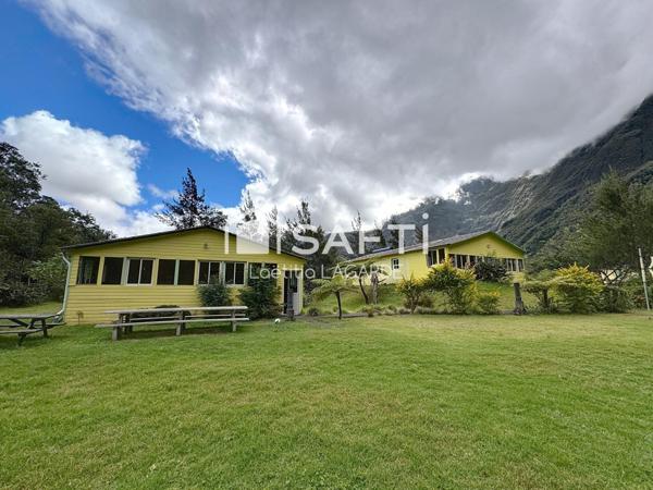 Ensemble immobilier touristique – Le Gîte des Cascades à Cilaos
