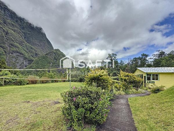 Ensemble immobilier touristique – Le Gîte des Cascades à Cilaos