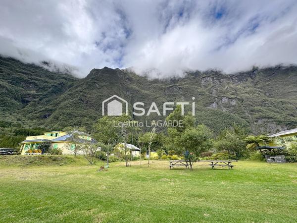 Ensemble immobilier touristique – Le Gîte des Cascades à Cilaos