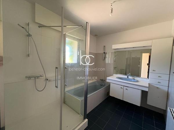 SARZEAU Maison 10 pièces 233 m²
