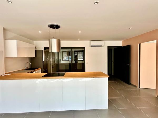 T4 rénové de 90m2 – Terrasse sur le toit de 25m2 – Possibilité activité professionnelle – Saint-Barnabé