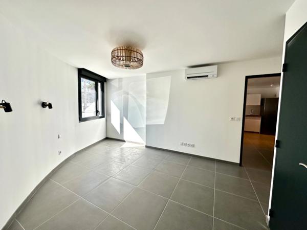 T4 rénové de 90m2 – Terrasse sur le toit de 25m2 – Possibilité activité professionnelle – Saint-Barnabé