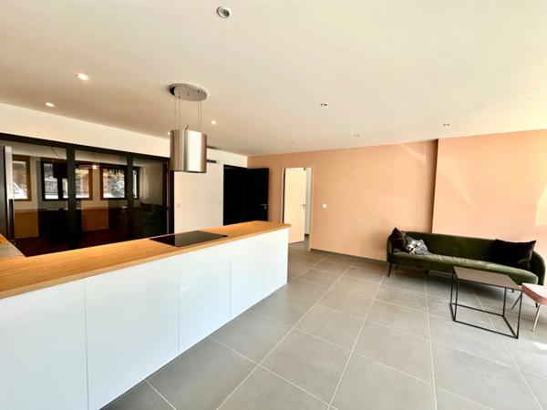 T4 rénové de 90m2 – Terrasse sur le toit de 25m2 – Possibilité activité professionnelle – Saint-Barnabé