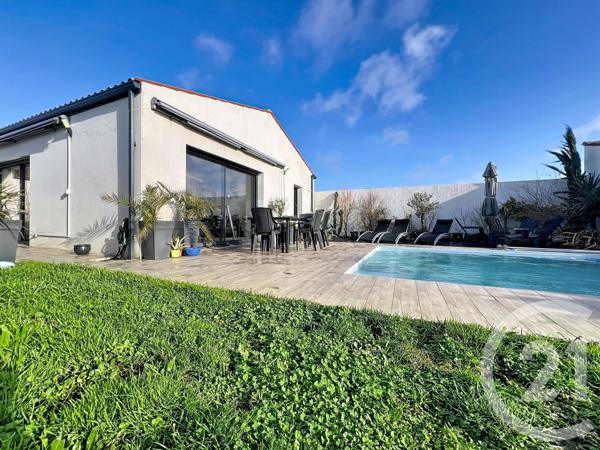 Maison à vendre  11 pièces - 237,48 m2 AIGREFEUILLE D AUNIS - 17