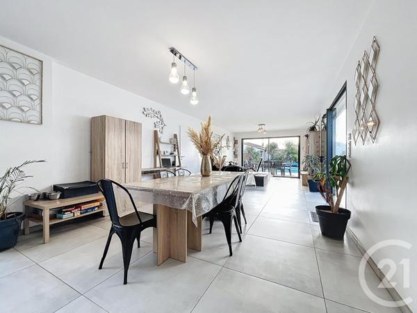 Maison à vendre  11 pièces - 237,48 m2 AIGREFEUILLE D AUNIS - 17