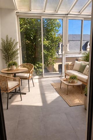Maison meulière lumineuse, jardin et toit-terrasse
