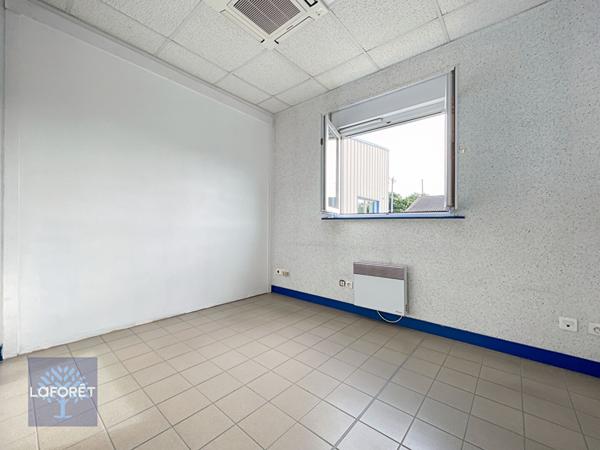 Location local commercial Cholet - 80 m² - 800 €/mois