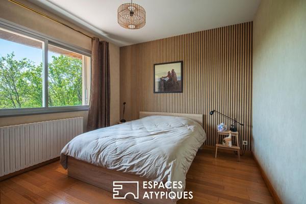 Maison de charme avec étang dans un cadre verdoyant