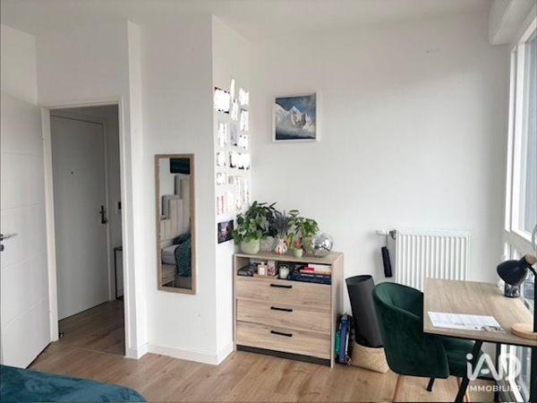 Location appartement 3 pièces 53 m² Puteaux