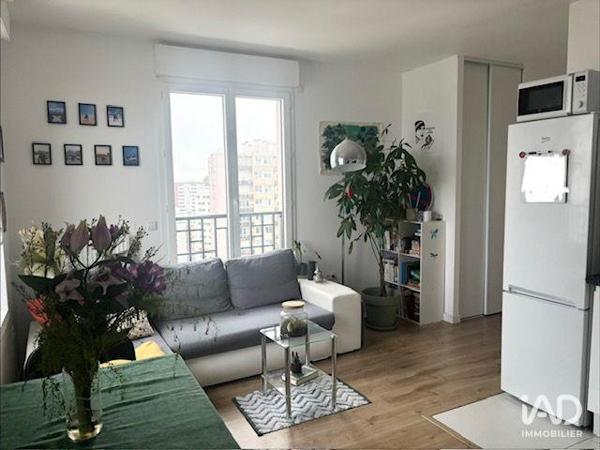 Location appartement 3 pièces 53 m² Puteaux