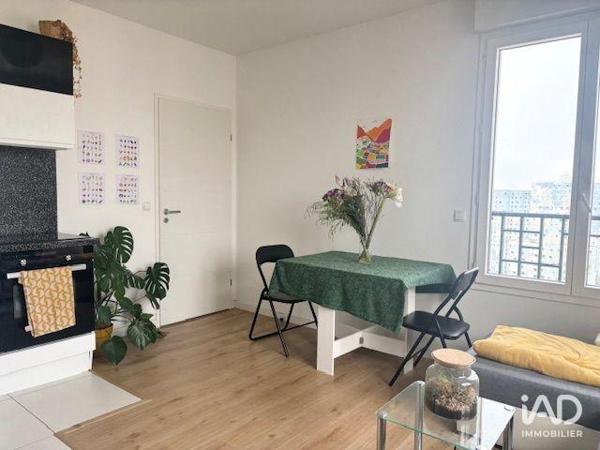 Location appartement 3 pièces 53 m² Puteaux