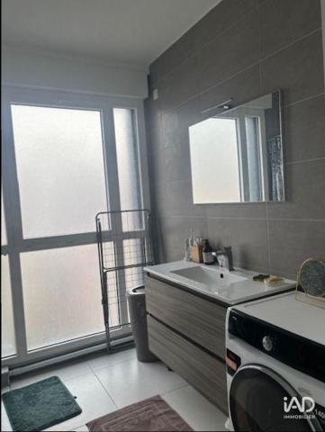 Location appartement 3 pièces 53 m² Puteaux