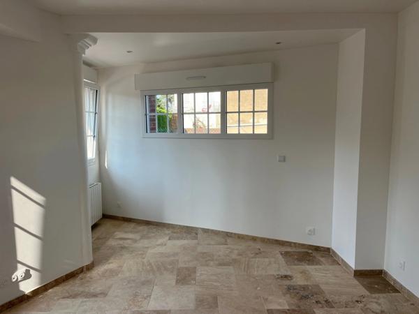 Appartement T1 totalement rénové de 40 M2 à 250 M à pied de la mer et proche de l'hippodrome de Deauville