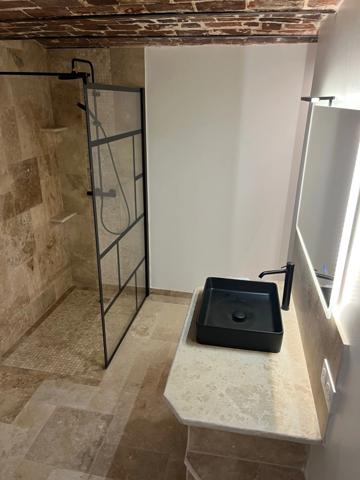 Appartement T1 totalement rénové de 40 M2 à 250 M à pied de la mer et proche de l'hippodrome de Deauville